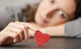 Kardiyoloji uzmanı 14 Şubat Sevgililer Günü için anlattı: ‘Ayrılık, aldatılma ve kayıplar kırık kalp sendromunu tetikliyor’