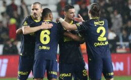 Spor yazarları Antalyaspor – Fenerbahçe maçını yorumladı: ‘Galatasaray, Fenerbahçe’yi strese sokmuş’