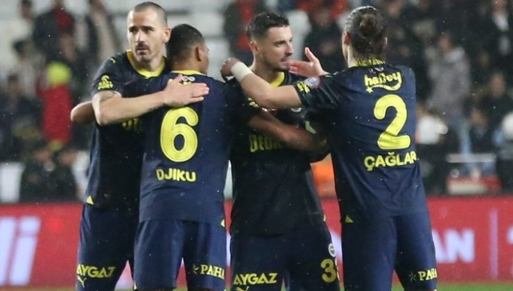 Spor yazarları Antalyaspor – Fenerbahçe maçını yorumladı: ‘Galatasaray, Fenerbahçe’yi strese sokmuş’