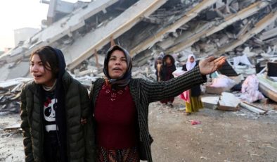 Türkiye’yi yasa boğan depremin üzerinden bir yıl geçti, yaralar sarılmadı, yaşam normale dönemedi: Hesap veren yok!