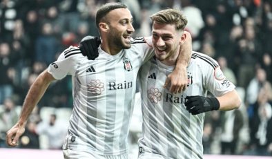 Beşiktaş 3 puanı 2 golle aldı: Beşiktaş 2-0 Konyaspor