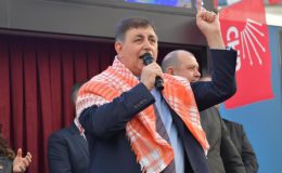 CHP’li Tugay’dan AKP adayı Dağ’a: Logoyu kullanmaktan utanıyor
