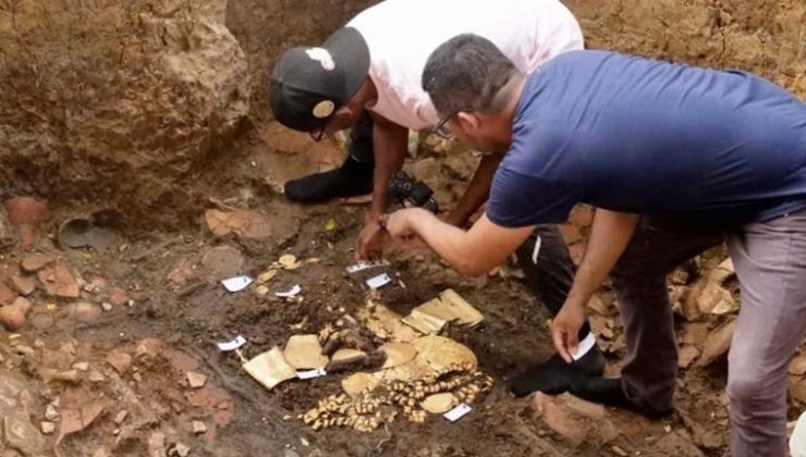 1300 yıllık mezardan ‘altın kaplı balina dişi’ çıktı… Bu hazineye paha biçilemiyor